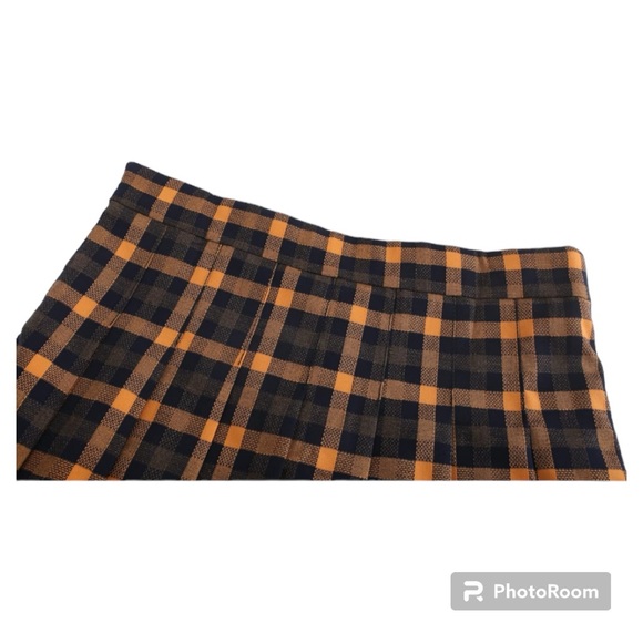 Plaid Mini Pleated Skirt - Picture 3 of 7